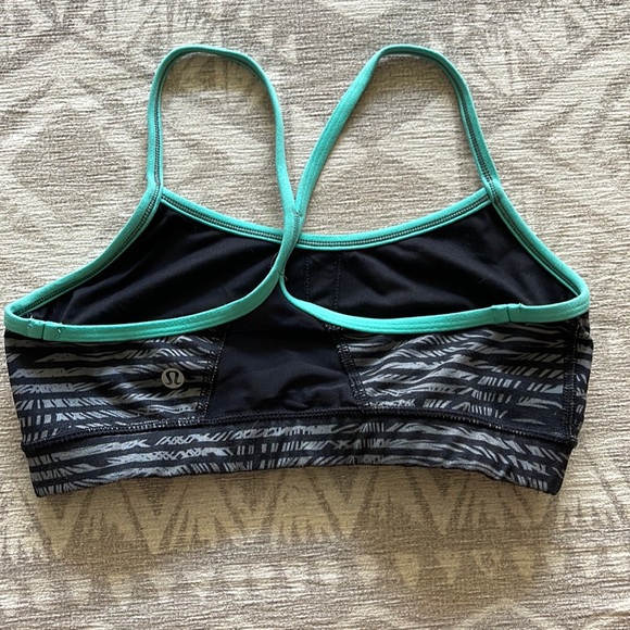 Lululemon, Sports Bra, size 6 - Picture 1 of 2